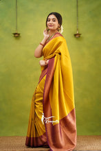 Load image into Gallery viewer, Kala Niketan Yellow & Pink Colour Pure Soft Silk Saree With Twirling Unstitched Blouse Piece