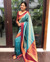 Load image into Gallery viewer, RAMA COLOR SAREE WITH MAROON BORDER COPPER ZARI WEAVING WITH MAROON BROCADE BLOUSE