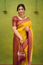 Load image into Gallery viewer, Kala Niketan Yellow & Pink Colour Pure Soft Silk Saree With Twirling Unstitched Blouse Piece