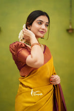 Load image into Gallery viewer, Kala Niketan Yellow & Pink Colour Pure Soft Silk Saree With Twirling Unstitched Blouse Piece