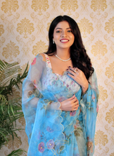 Load image into Gallery viewer, Kala Niketan Organza Silk Saree With Khatli Work Pallu