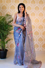 Load image into Gallery viewer, Kala Niketan Organza Silk Saree With Khatli Work Pallu