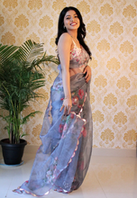 Load image into Gallery viewer, Kala Niketan Organza Silk Saree With Khatli Work Pallu