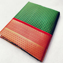 Load image into Gallery viewer, Kala Niketan Gorgeous Green Silk Kanchipuram Jacquard Saree