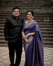 Load image into Gallery viewer, Kala Niketan Hima Archaic Traditional Kanchi Soft Silk Sari With Attached Blouse