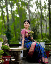 Load image into Gallery viewer, Kala Niketan Meena Archaic Traditional Kanchi Soft Silk Sari With Attached Blouse