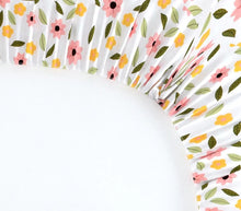 Load image into Gallery viewer, Premium Elastic Fitted Queen Size Double Bedsheet with 2 Pillow Covers