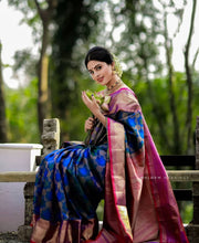 Load image into Gallery viewer, Kala Niketan Meena Archaic Traditional Kanchi Soft Silk Sari With Attached Blouse