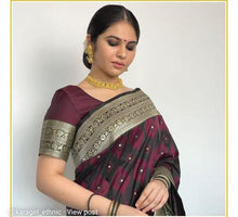 Load image into Gallery viewer, Kala Niketan Mita Archaic Traditional Kanchi Soft Silk Sari With Attached Blouse