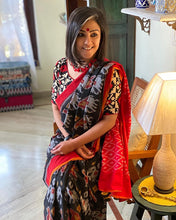 Load image into Gallery viewer, Designer Latest Fashion Cotton Mulmul Saree with Print