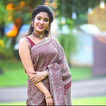 Load image into Gallery viewer, Kala Niketan Dolly Archaic Traditional Kanchi Soft Silk Sari With Attached Blouse