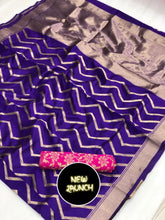Load image into Gallery viewer, Kala Niketan Shilpa Shetty Traditional Kanchi Soft Silk Sari With Attached Blouse