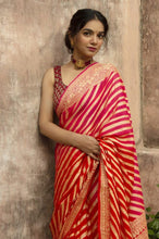 Load image into Gallery viewer, Kala Niketan Red Color Pure Heavy Banarasi Silk Saree With Rich Pallu With Slanting Line All Over Saree