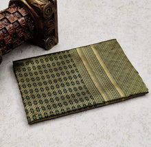 Load image into Gallery viewer, Kala Niketan Captivating Green Kanchipuram Soft Silk Saree With Blouse