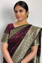 Load image into Gallery viewer, Kala Niketan Mita Archaic Traditional Kanchi Soft Silk Sari With Attached Blouse