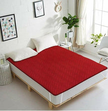 Load image into Gallery viewer, Waterproof Quilted Mattress Protector - Elastic Fitted (72x72 inch - 6x6 feet) (4.9 ⭐⭐⭐⭐⭐ 77,555 REVIEWS)