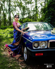 Load image into Gallery viewer, Kala Niketan Meena Archaic Traditional Kanchi Soft Silk Sari With Attached Blouse