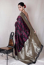 Load image into Gallery viewer, Kala Niketan Mita Archaic Traditional Kanchi Soft Silk Sari With Attached Blouse