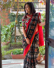 Load image into Gallery viewer, Designer Latest Fashion Cotton Mulmul Saree with Print