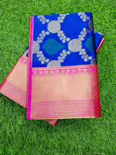 Load image into Gallery viewer, Kala Niketan Meena Archaic Traditional Kanchi Soft Silk Sari With Attached Blouse