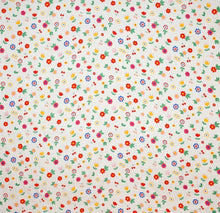 Load image into Gallery viewer, Premium Elastic Fitted King Size Double Bedsheet with 2 Pillow Covers