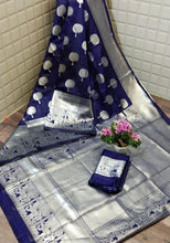 Load image into Gallery viewer, Kala Niketan Pure Weaving Silver Zari Silk Saree With Blouse