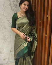 Load image into Gallery viewer, Kala Niketan Green Velly Archaic Traditional Kanchi Soft Silk Sari With Attached Blouse
