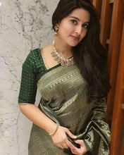 Load image into Gallery viewer, Kala Niketan Green Velly Archaic Traditional Kanchi Soft Silk Sari With Attached Blouse