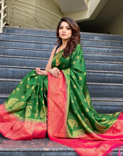 Load image into Gallery viewer, Kala Niketan Green & Red pallu Pure Soft Kanjiviram Silk Saree With Attached Blouse