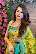 Load image into Gallery viewer, Kala Niketan Beautiful Yellow And Rama Color Lichi Silk Saree - Rich Pallu & Contrast Border Saree