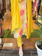 Load image into Gallery viewer, Kala Niketan Pure Muslin Floral Print Kurti With Pant & Dupatta - 4 Colors Available