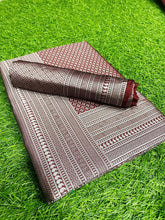 Load image into Gallery viewer, SUPER SOFT SILK SAREE WITH RICH PALLU IN MAROON COLOR WITH SILVER ZARI WEAVING