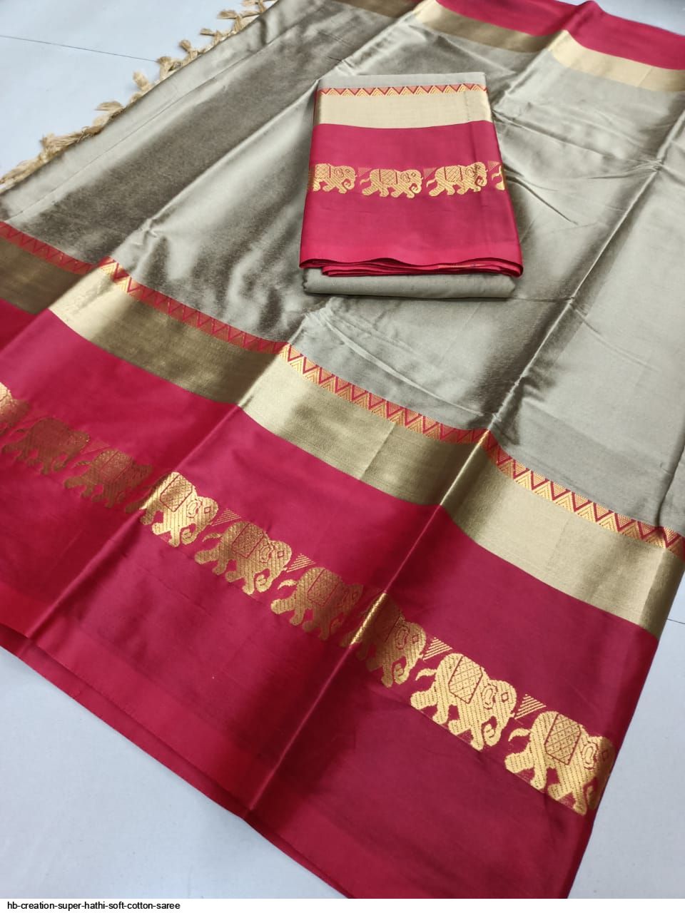 Kala Niketan Attractive Graceful Soft Silk Designer Saree With Blouse Piece