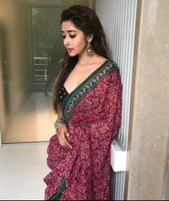 Load image into Gallery viewer, Tina Dutta Mulmul Cotton Handblock Print Maroon Saree with Blouse
