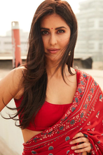 Load image into Gallery viewer, Katrina Kaif Red Stylish Floral Printed Mulmul Cotton Saree
