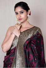 Load image into Gallery viewer, Kala Niketan Mita Archaic Traditional Kanchi Soft Silk Sari With Attached Blouse
