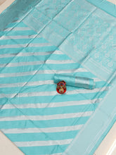 Load image into Gallery viewer, Kala Niketan Mesmeric Turquoise Soft Banarasi Silk Saree With Blissful Turquoise Blouse Piece
