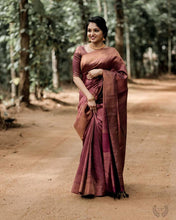 Load image into Gallery viewer, Kala Niketan Hima Archaic Traditional Kanchi Soft Silk Sari With Attached Blouse
