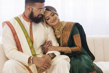 Load image into Gallery viewer, Kala Niketan Green Soft Banarasi Silk Saree With Imaginative Blouse Piece

