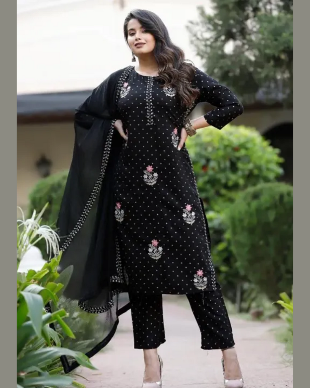 Bollywood Style Trendy Fabulous Women Kurta Sets ( M To 7XL Size Available)