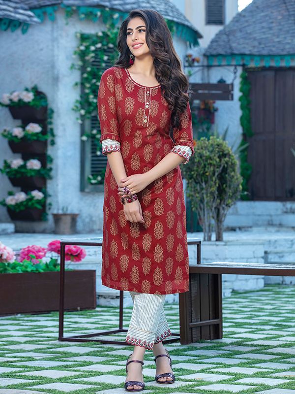 Kala Niketan Maroon Printed Rayon Kurti with off White Pant