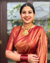 Load image into Gallery viewer, STUNNING PURE SILK MAROON SAREE WITH COPPER ZARI WEAVING
